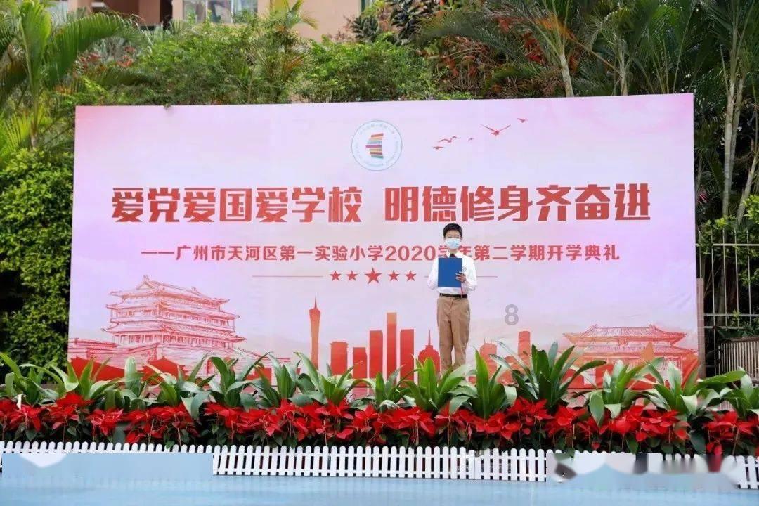 机智问答网页-智能美艳晚清格格,公认近代第一舞蹈家,为何晚年却自毁双腿,自断后路?解答,快速找到你想知道的答案