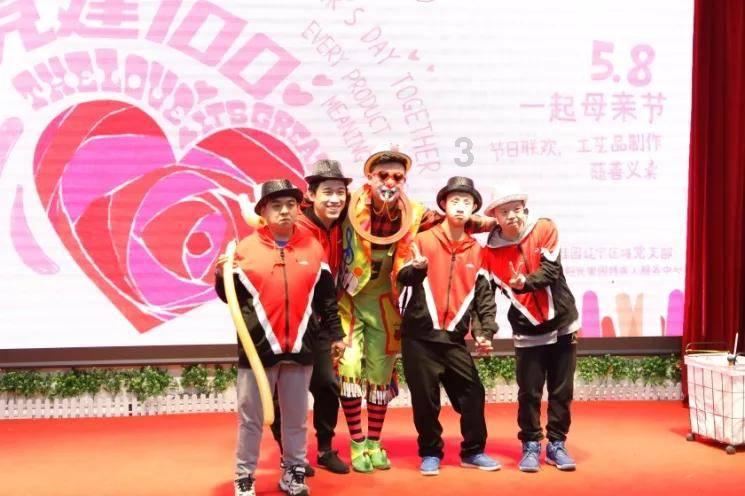 “求你不要把我判给爸爸！”法庭外的孩子为何对法官说了这句话？