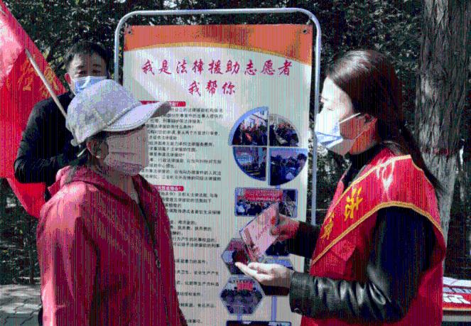 我现在是大二学生，学习很忙，计划考研。看上了几个女生但是没表白。感觉学习很忙，现在设和谈恋爱么游戏画面