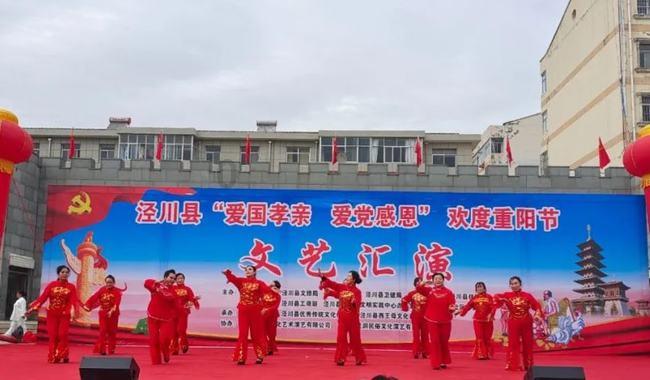 小学三年级神仙字体走红,老师看后竖起大拇指:像吃了“打印机”